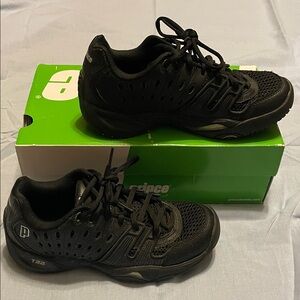 Prince Tennis shoes T22 7.5 black from early 2000s.